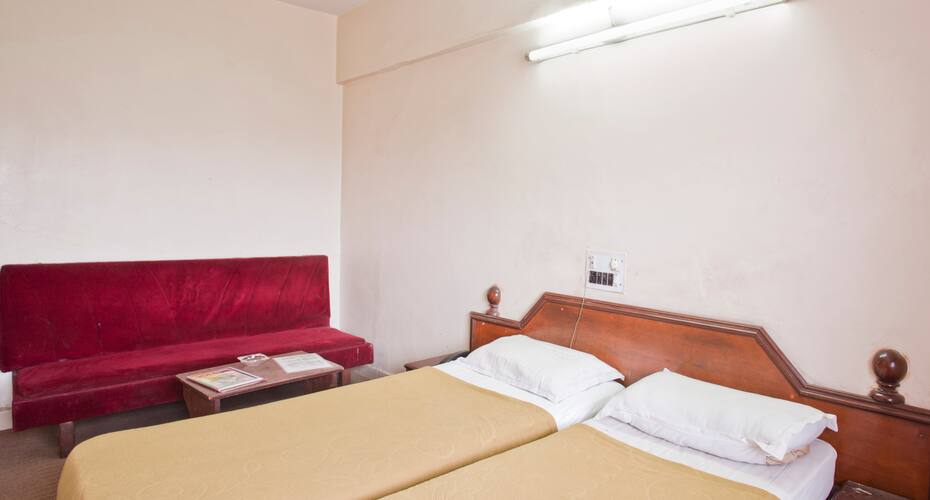 Hotel Relax Inn, Surat 3